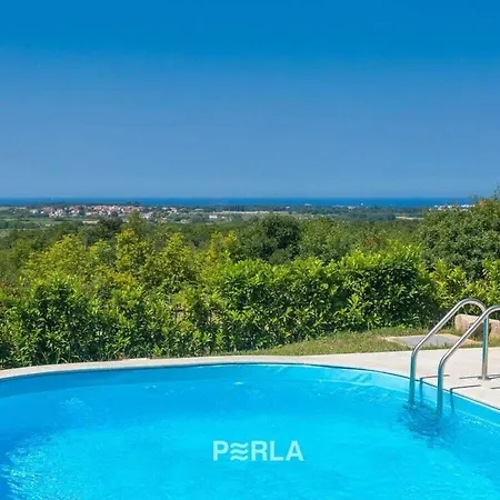 Charming With Pool And Jacuzzi Villa Umago